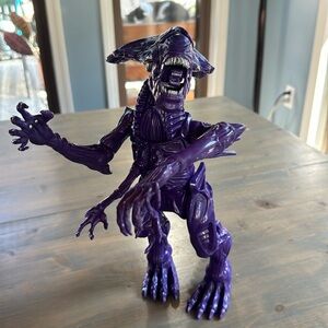 Alien Queen Xenomorph Action Figure Lanard Purple Poseable Creature 2019 13”